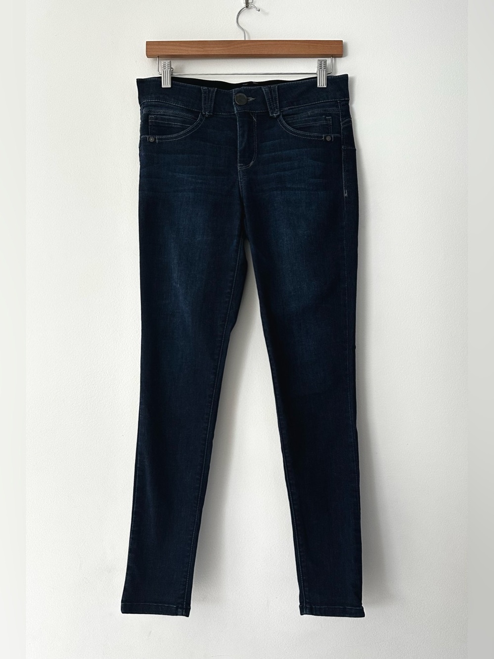 Democracy Ab'solution Dark Wash Skinny Jeans Size 4 EUC - Picture 5 of 8